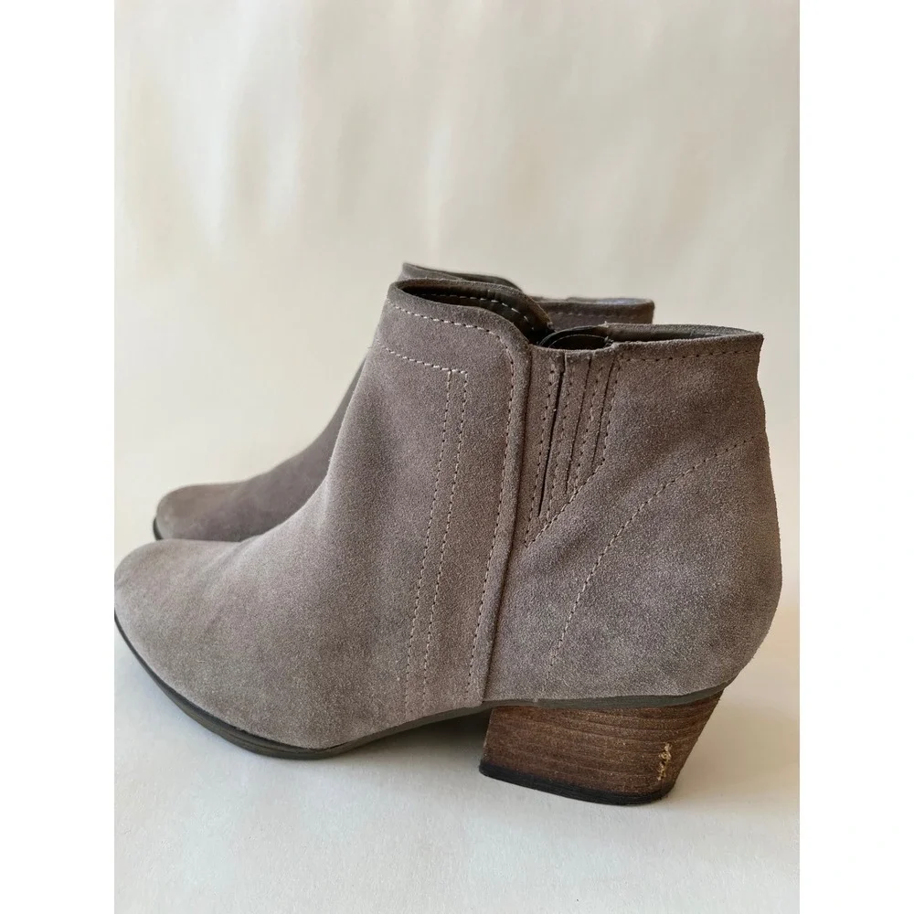 Blondo Suede Ankle Boots Taupe Waterproof‎ Comfort 6.5 Modern Heritage Staple